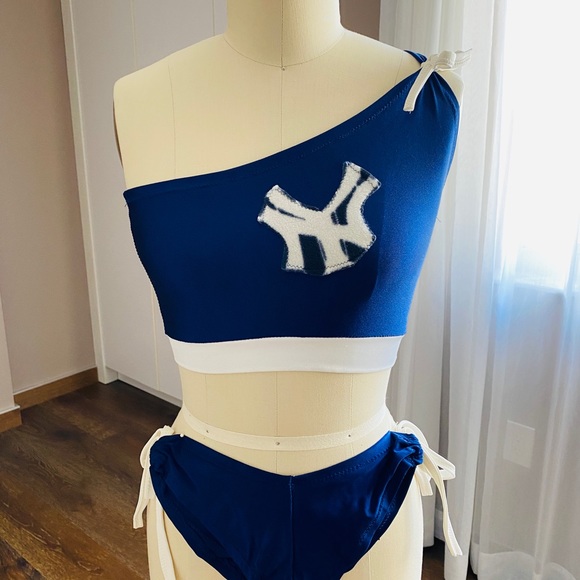 Swimwear size S - Picture 2 of 5